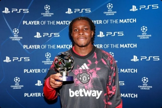 1助攻+4抢断，欧冠官方：多尔古当选曼联4